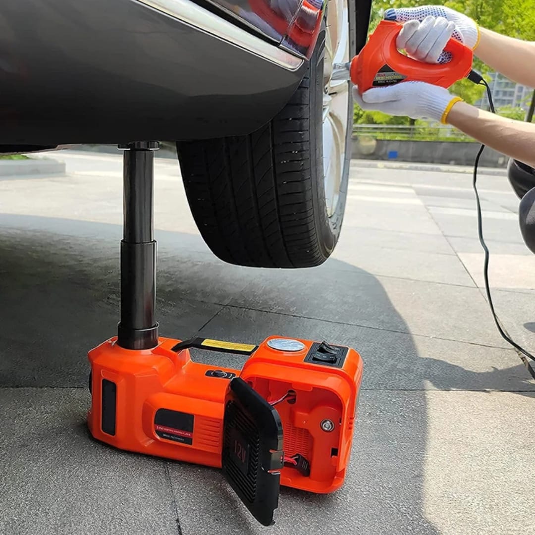 Driver using the 3-in-1 electric hydraulic car jack